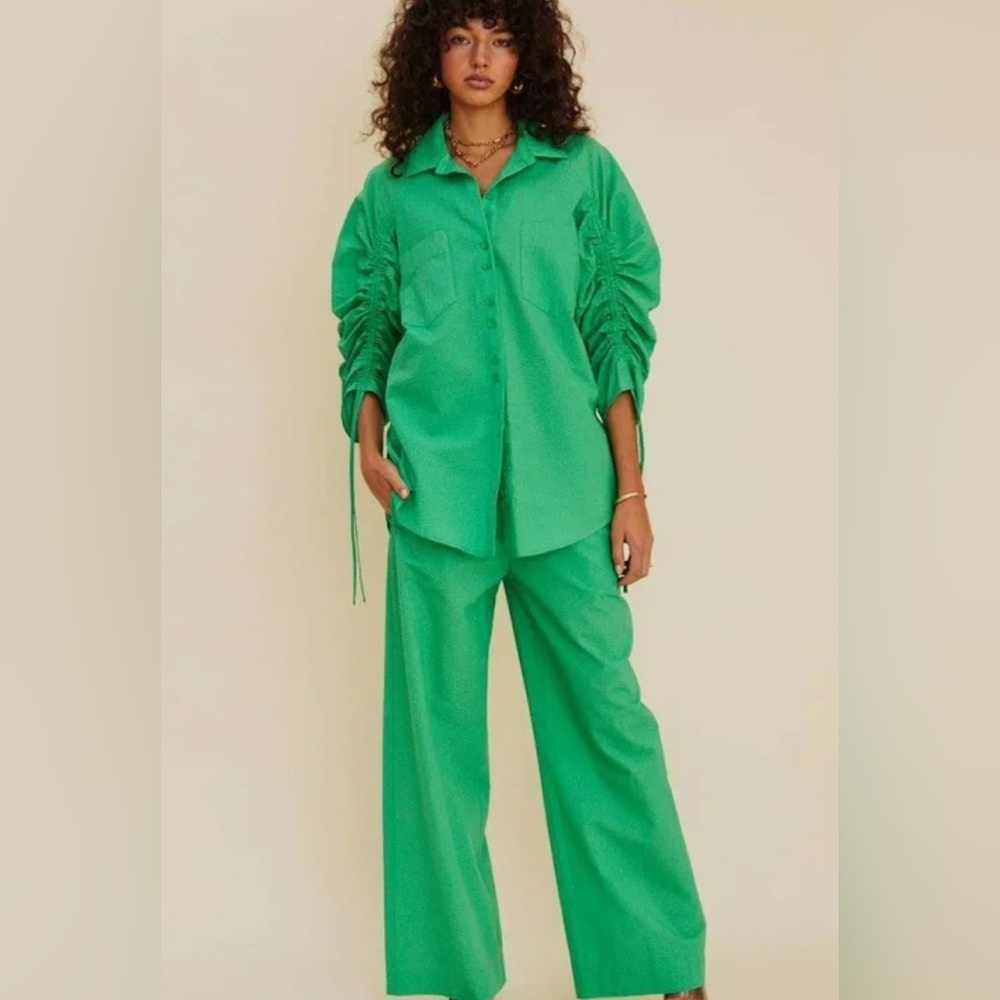 NWT SUBOO Gravity Shirt In Green,‎ Size M